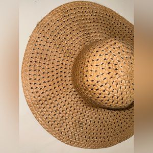 LOT OF SUMMER HATS 👒
